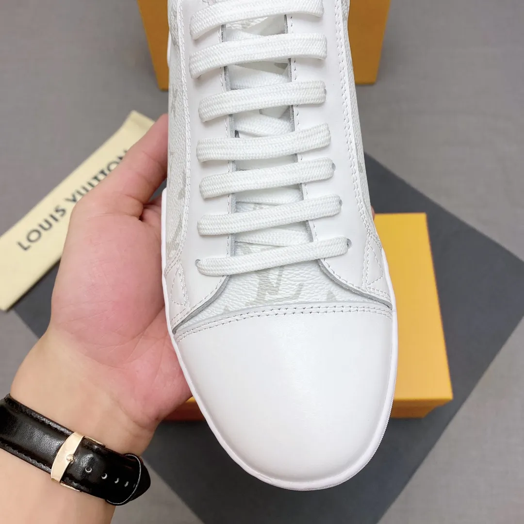 p360 LV men's shoes, casual shoes, sneakers, an international high-end brand, this model is the official classic model, 1:1 quality, made by famous manufacturers, made of Italian cowhide ➕PVC presbyoplasty material, perfect last shape, generous and fashionable design, attracting many consumers, top-grade cowhide inside, made of cowhide: what you want is high quality; dear friends, don't miss to forward the picture, the code number is 38_44 optional, No. 019